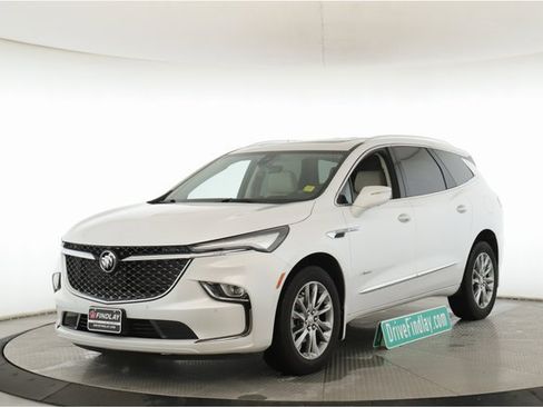 Used 2023 Buick Enclave Avenir image 10