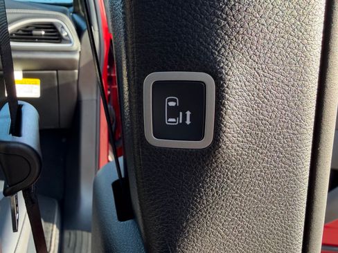 New 2027 Chrysler Pacifica Select AWD/4WD image 36