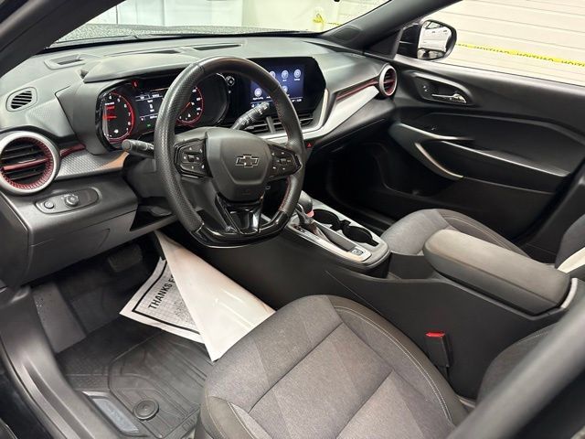 Used 2024 Chevrolet Trax RS w/ Driver Confidence Package FWD image 15