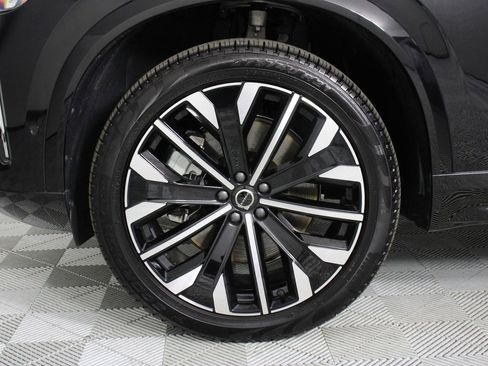 Certified 2025 Volvo XC90 T8 Plus AWD/4WD image 28