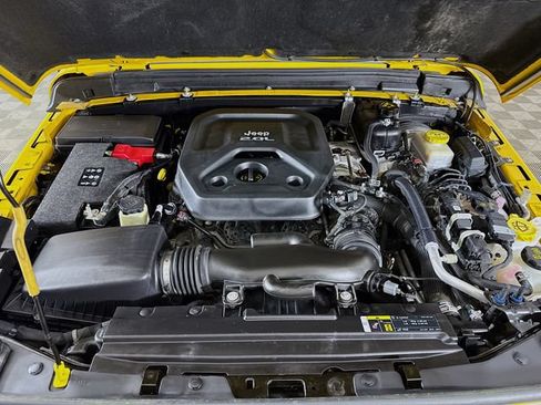 Used 2018 Jeep Wrangler Unlimited Sport S AWD/4WD image 28