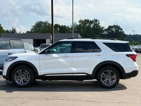 Certified 2025 Ford Explorer Active w/ Active Comfort Package AWD/4WD image 39