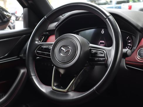 Certified 2025 MAZDA CX-70 Plug-In Hybrid w/ Premium Plus AWD/4WD image 18