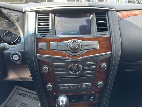 Used 2017 INFINITI QX80 4WD w/ Deluxe Technology Package image 16