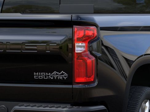 New 2026 Chevrolet Silverado 1500 High Country AWD/4WD image 11