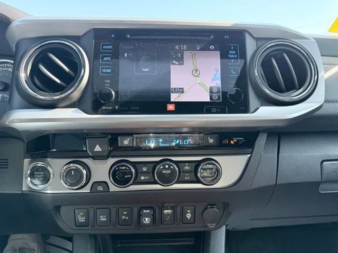 Used 2018 Toyota Tacoma Limited image 34