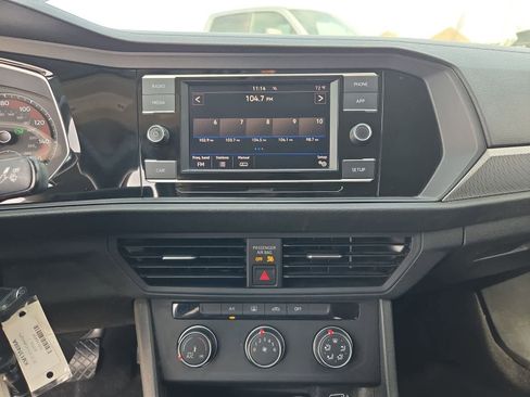 Used 2019 Volkswagen Jetta S image 25