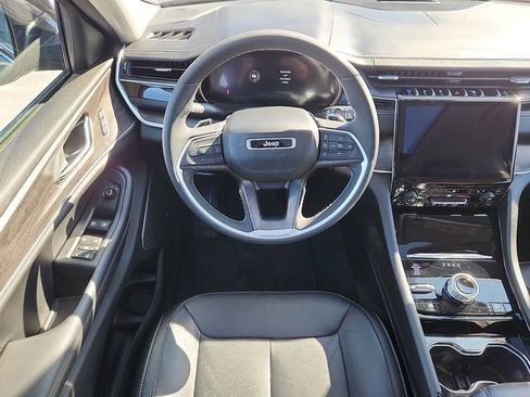 Used 2022 Jeep Grand Cherokee Limited 4xe image 11