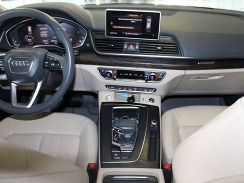 Used 2020 Audi Q5 Prestige AWD/4WD image 25
