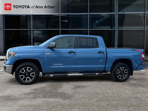 Used 2019 Toyota Tundra SR5 w/ TRD Off Road Package AWD/4WD image 9