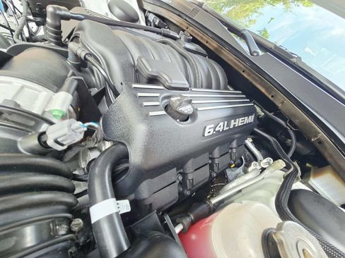 Certified 2023 Chrysler 300 C RWD image 20