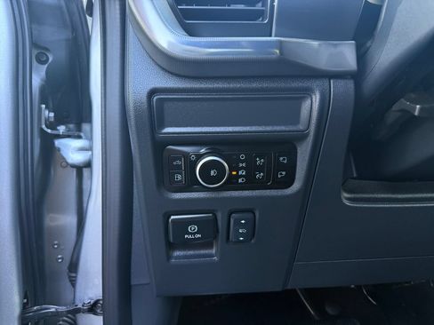 Used 2025 Ford F150 Lariat AWD/4WD image 31