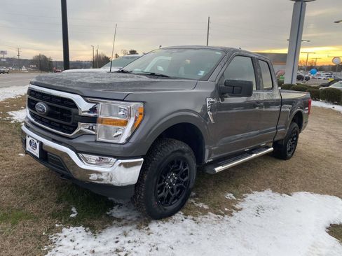 Used 2022 Ford F150 XLT image 3