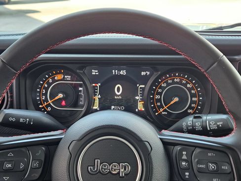 Used 2025 Jeep Wrangler Unlimited Rubicon AWD/4WD image 17