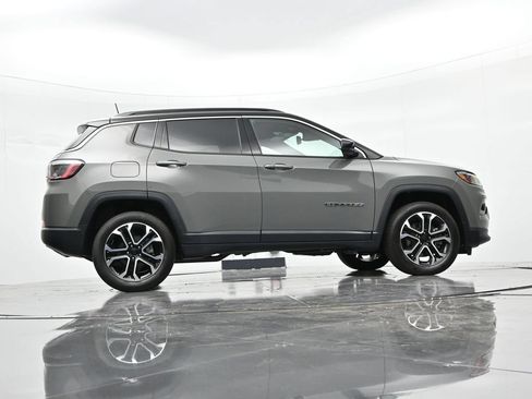 Used 2023 Jeep Compass Limited AWD/4WD image 27