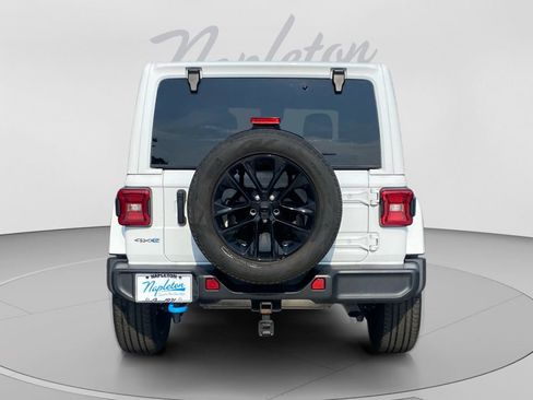Used 2024 Jeep Wrangler Unlimited Sahara AWD/4WD image 4