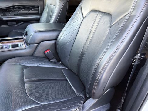 Used 2020 Ford Expedition Platinum image 22