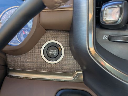 Used 2021 RAM 2500 Limited image 21