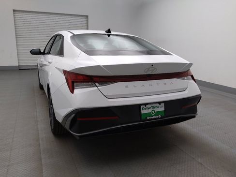 Used 2025 Hyundai Elantra SEL FWD image 6