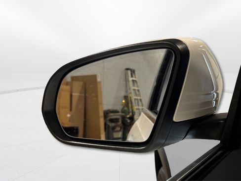 Used 2020 Mercedes-Benz GLB 250 4MATIC image 15