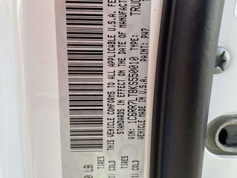 Certified 2019 RAM 1500 Classic SLT w/ Luxury Group image 23