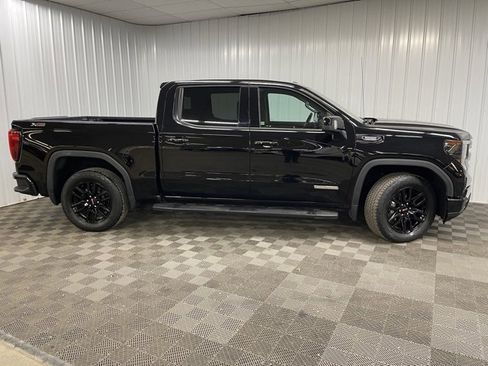 Used 2022 GMC Sierra 1500 Elevation w/ Preferred Package image 2