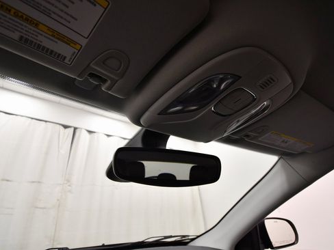 Used 2018 Jeep Compass Latitude w/ Cold Weather Group image 28