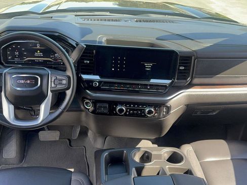 Used 2025 GMC Sierra 1500 SLT AWD/4WD image 13