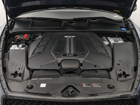 Used 2022 Bentley Bentayga image 31