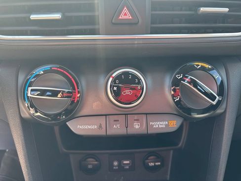 Used 2019 Hyundai Kona SE FWD image 29