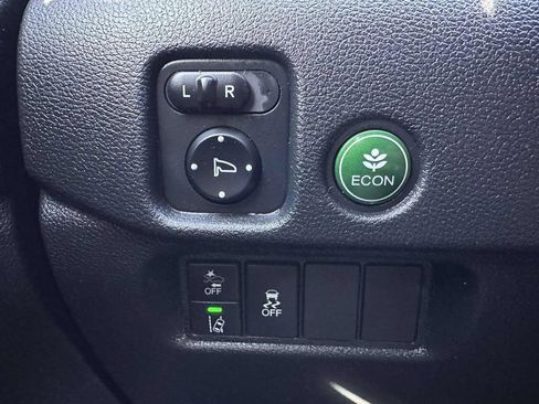 Used 2022 Honda Pilot Sport image 17