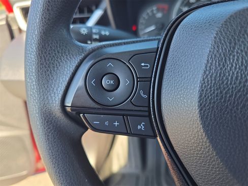 Used 2021 Toyota Corolla LE image 19