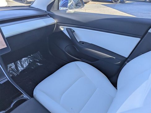 Used 2019 Tesla Model 3 Long Range image 8