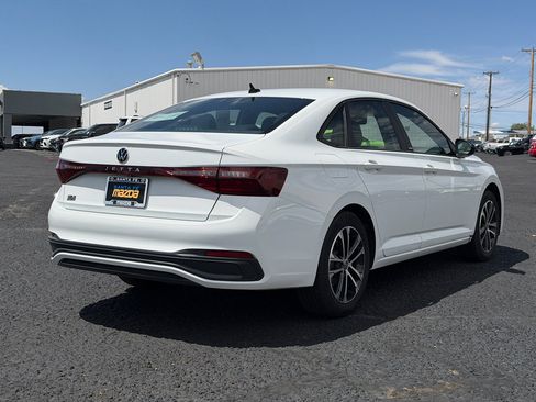 Used 2025 Volkswagen Jetta Sport FWD image 3