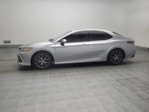 Used 2021 Toyota Camry XLE w/ Navigation Upgrade Package FWD image 2