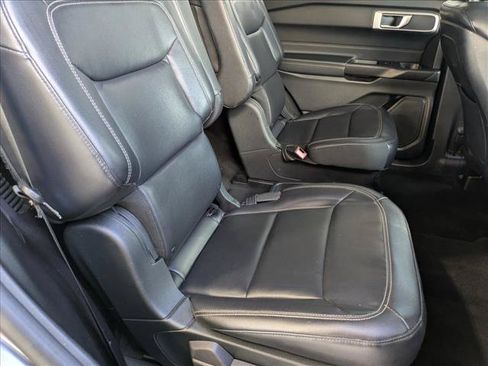 Used 2020 Ford Explorer XLT w/ Equipment Group 202A RWD image 20