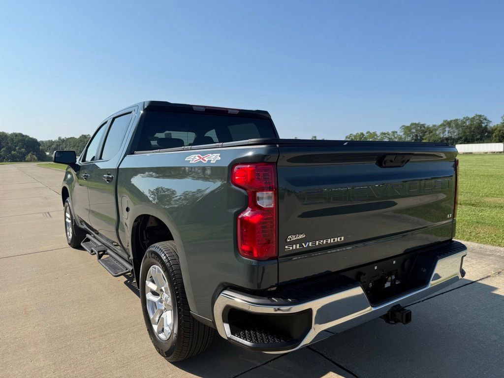 Used 2026 Chevrolet Silverado 1500 LT AWD/4WD image 7