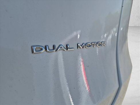 Used 2021 Tesla Model Y Long Range AWD/4WD image 13