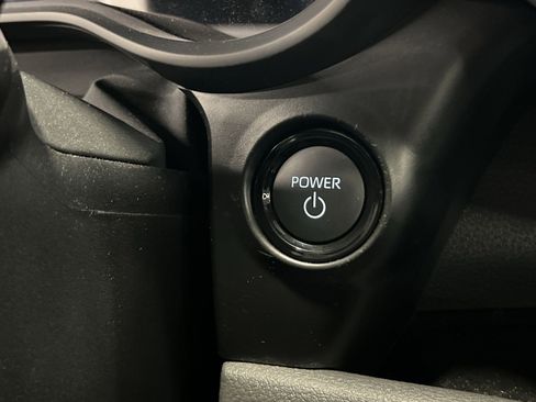 Used 2025 Toyota Sienna Platinum image 28