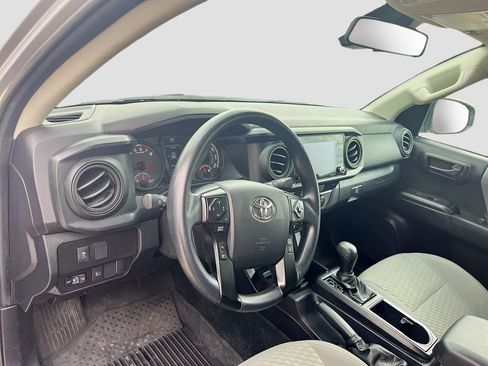 Used 2022 Toyota Tacoma SR AWD/4WD image 9
