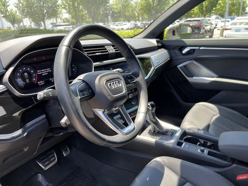 Used 2020 Audi Q3 2.0T Premium w/ Convenience Package AWD/4WD image 17