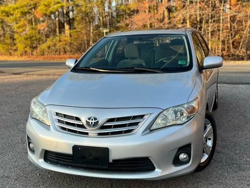 Used 2013 Toyota Corolla LE Special Edition image 28