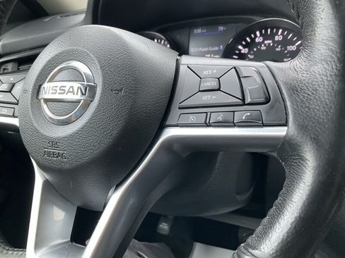 Used 2018 Nissan Rogue SV AWD/4WD image 26