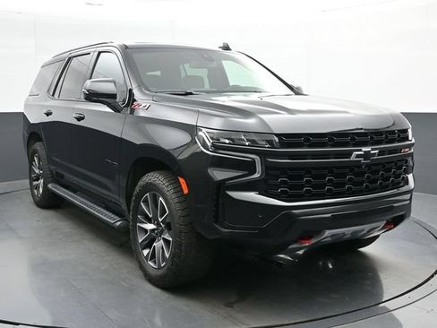 Used 2021 Chevrolet Tahoe Z71 w/ Luxury Package AWD/4WD image 2