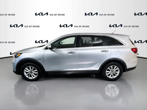 Used 2019 Kia Sorento FWD image 4