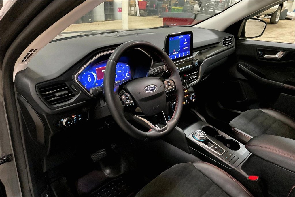 Certified 2022 Ford Escape SEL w/ SEL Stealth AWD Package image 13