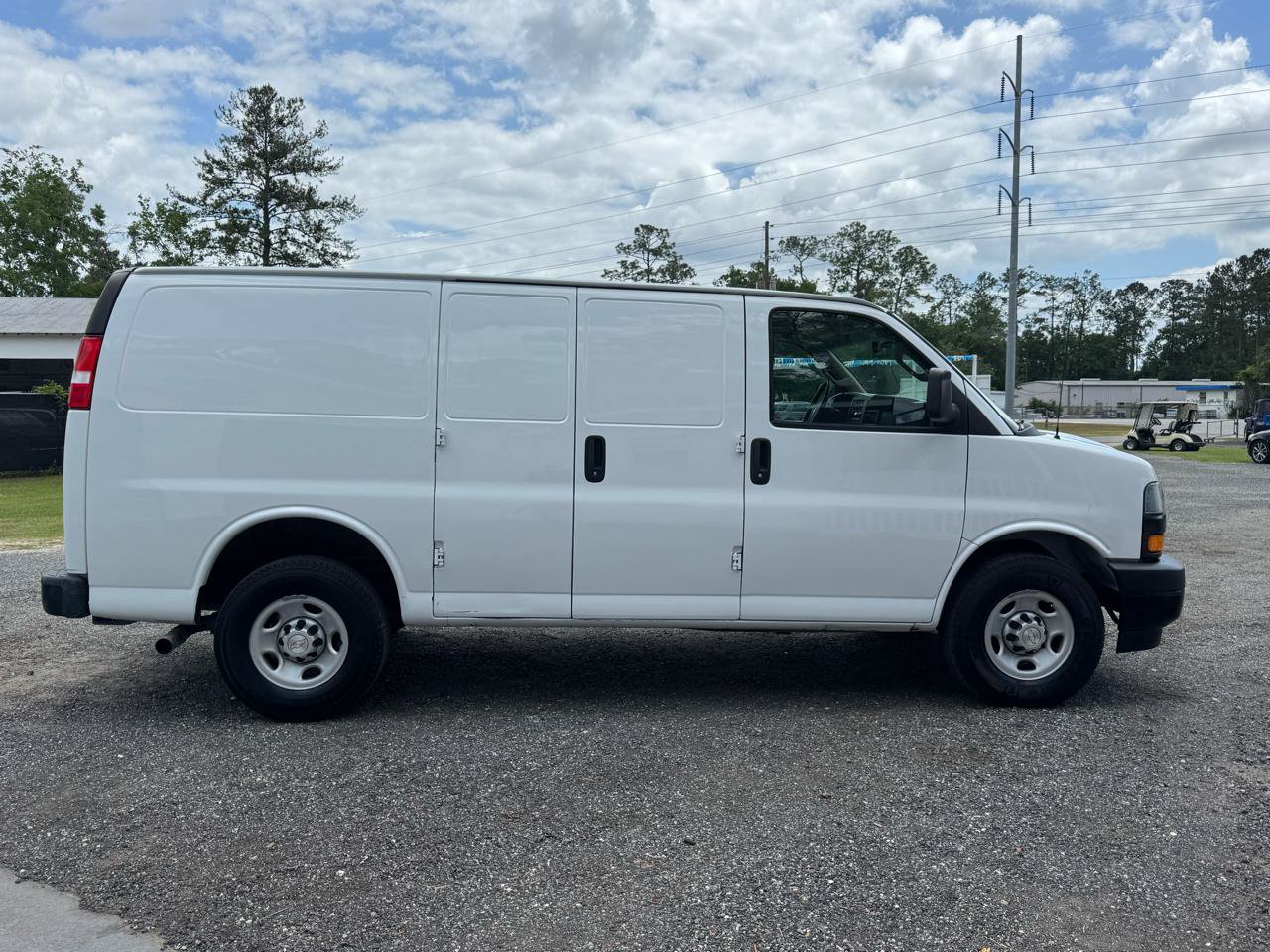 Used 2021 Chevrolet Express 2500 RWD image 4