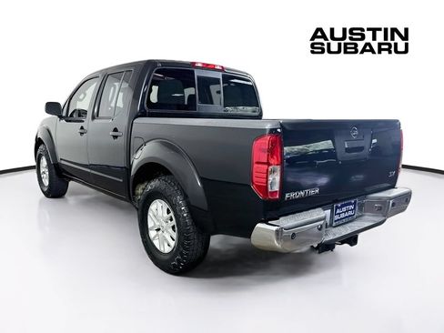 Used 2016 Nissan Frontier SV RWD image 5