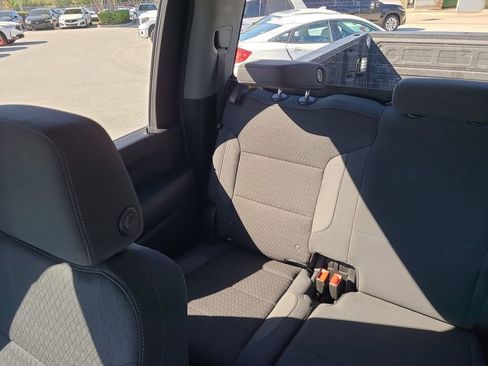 Used 2024 Chevrolet Silverado 2500 Custom w/ Custom Value Package image 4