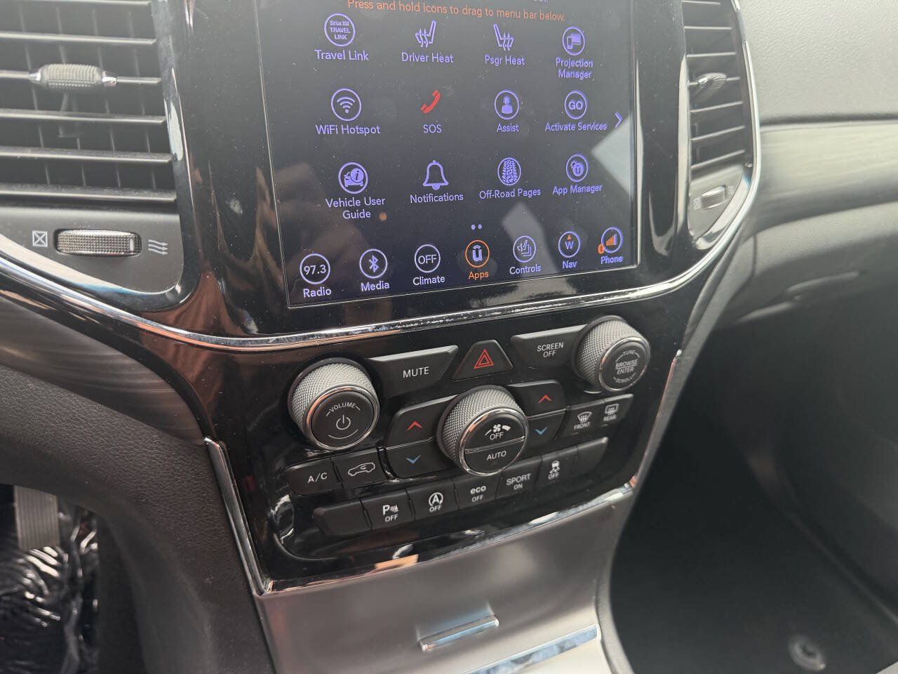Used 2019 Jeep Grand Cherokee Laredo AWD/4WD image 25